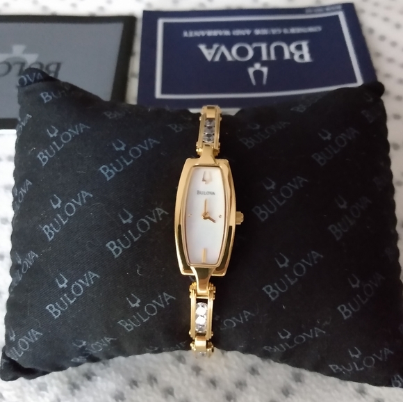 Bulova Ladies Watch New in Box - Picture 3 of 9